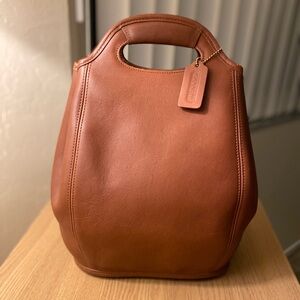 Coach 9994 Medium Vintage British Tan Leather Backpack Tote Top Handle Detail